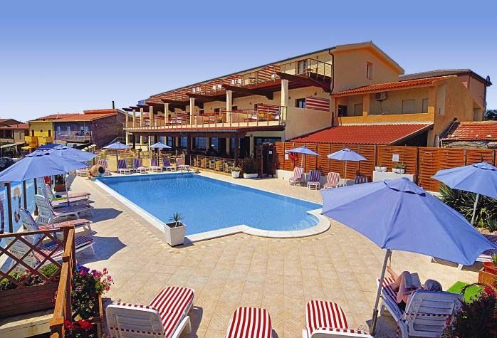 Hotel Corallo Isola Rossa Fasilitas foto