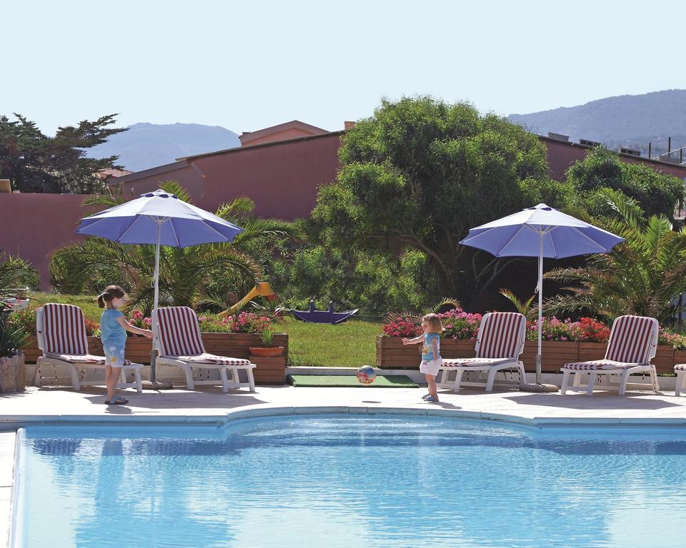 Hotel Corallo Isola Rossa Bagian luar foto